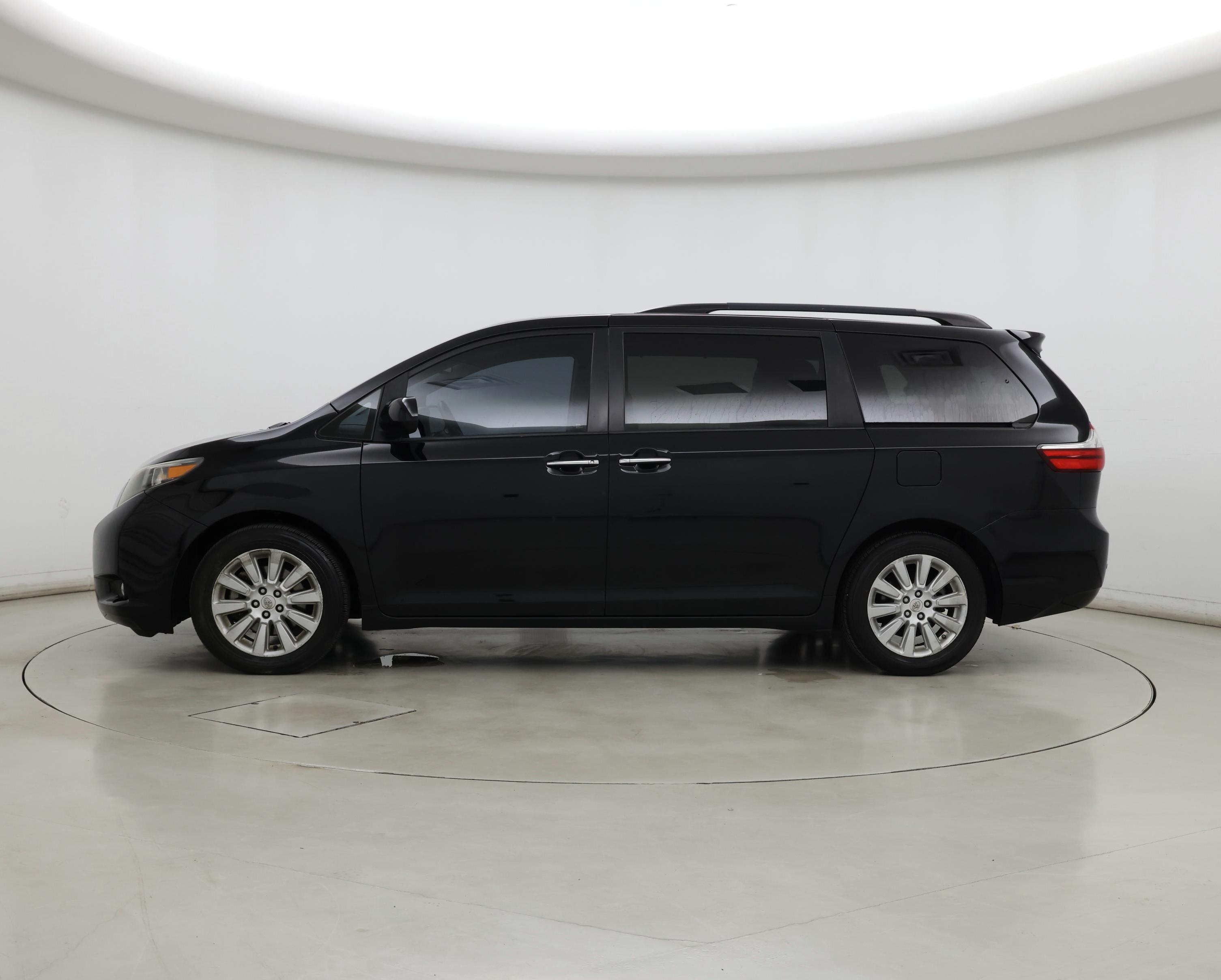 Thumbnail: 2015 Toyota Sienna - 3