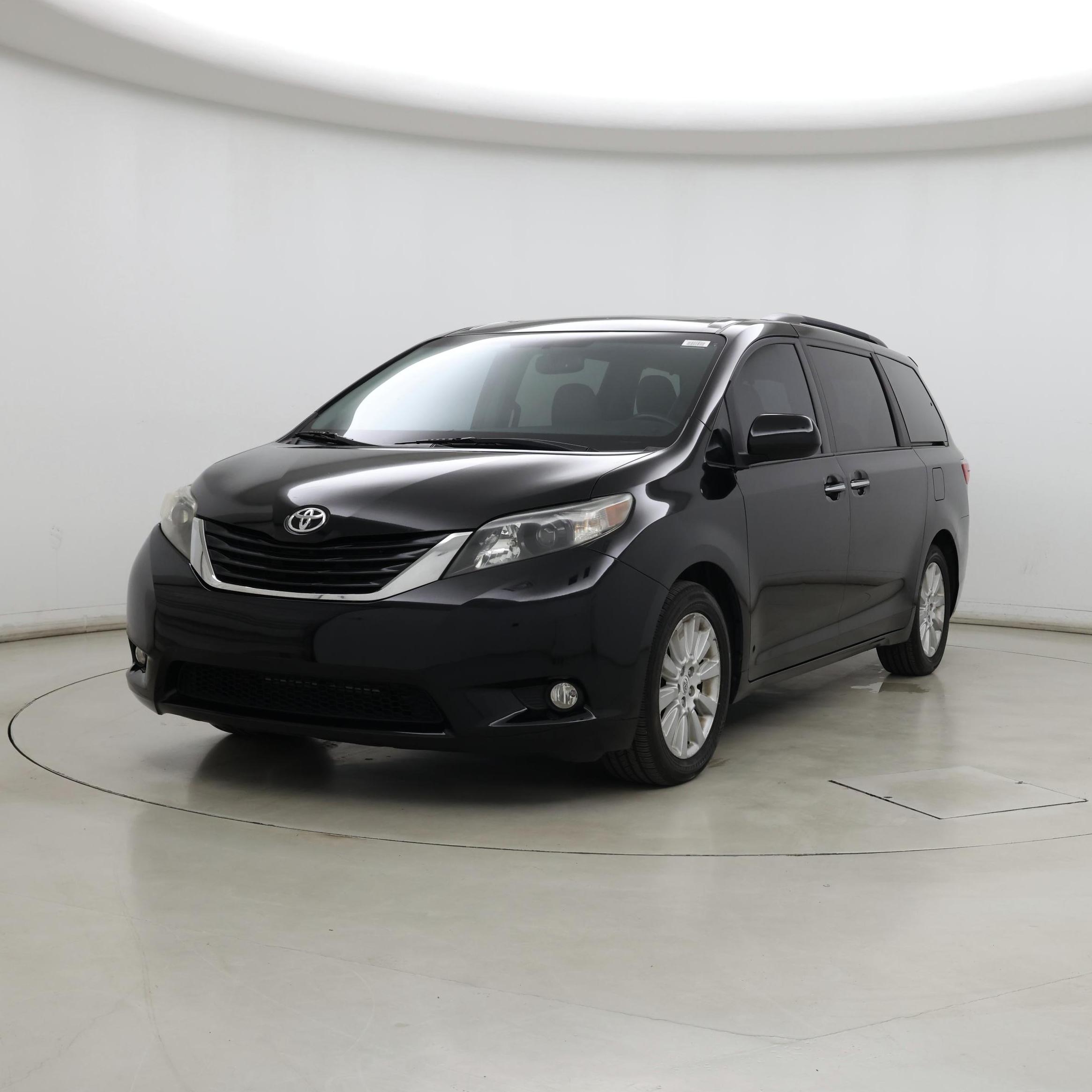 Thumbnail: 2015 Toyota Sienna - 4