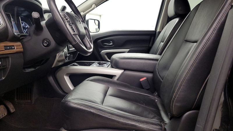 2019 Nissan Titan SL 11