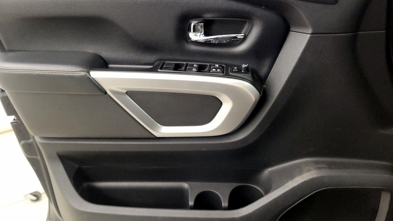2019 Nissan Titan SL 12
