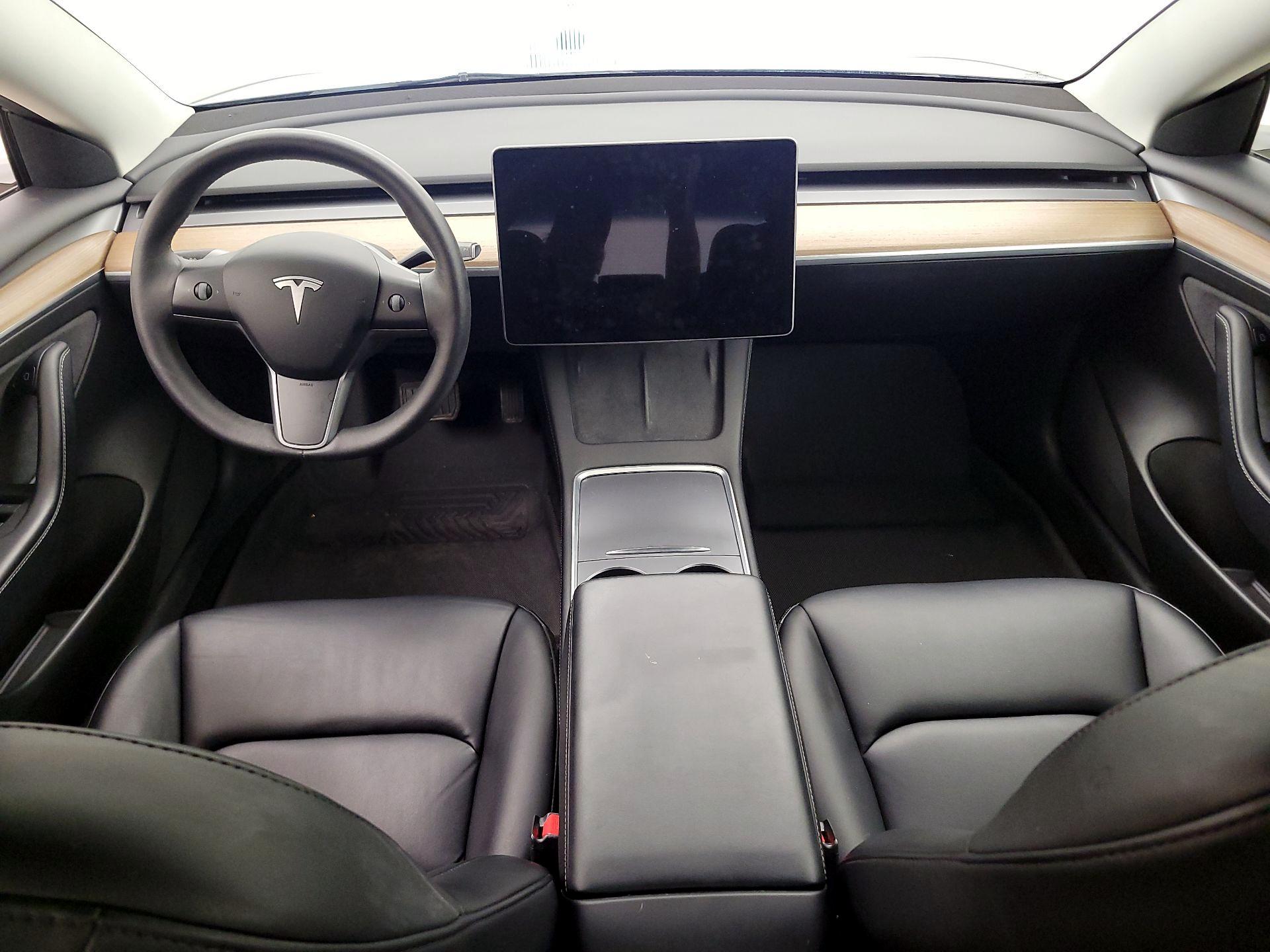 Thumbnail: 2022 Tesla Model 3 - 9