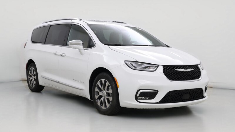 2024 Chrysler Pacifica Hybrid Pinnacle Hero Image