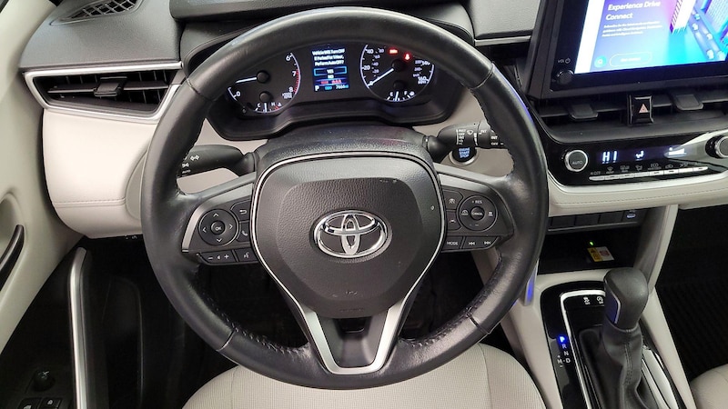 2023 Toyota Corolla Cross LE 10