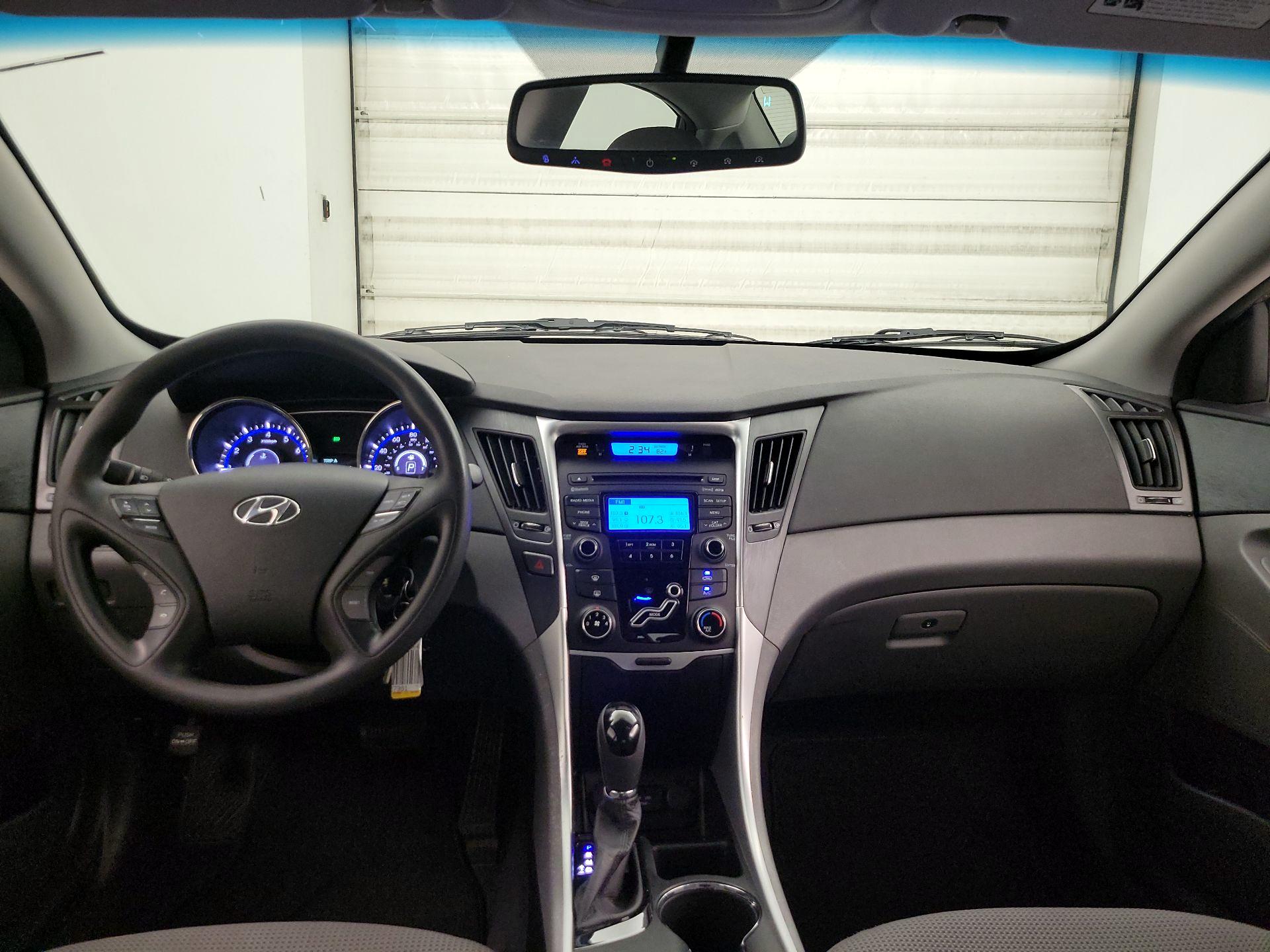 Thumbnail: 2013 Hyundai Sonata - 9