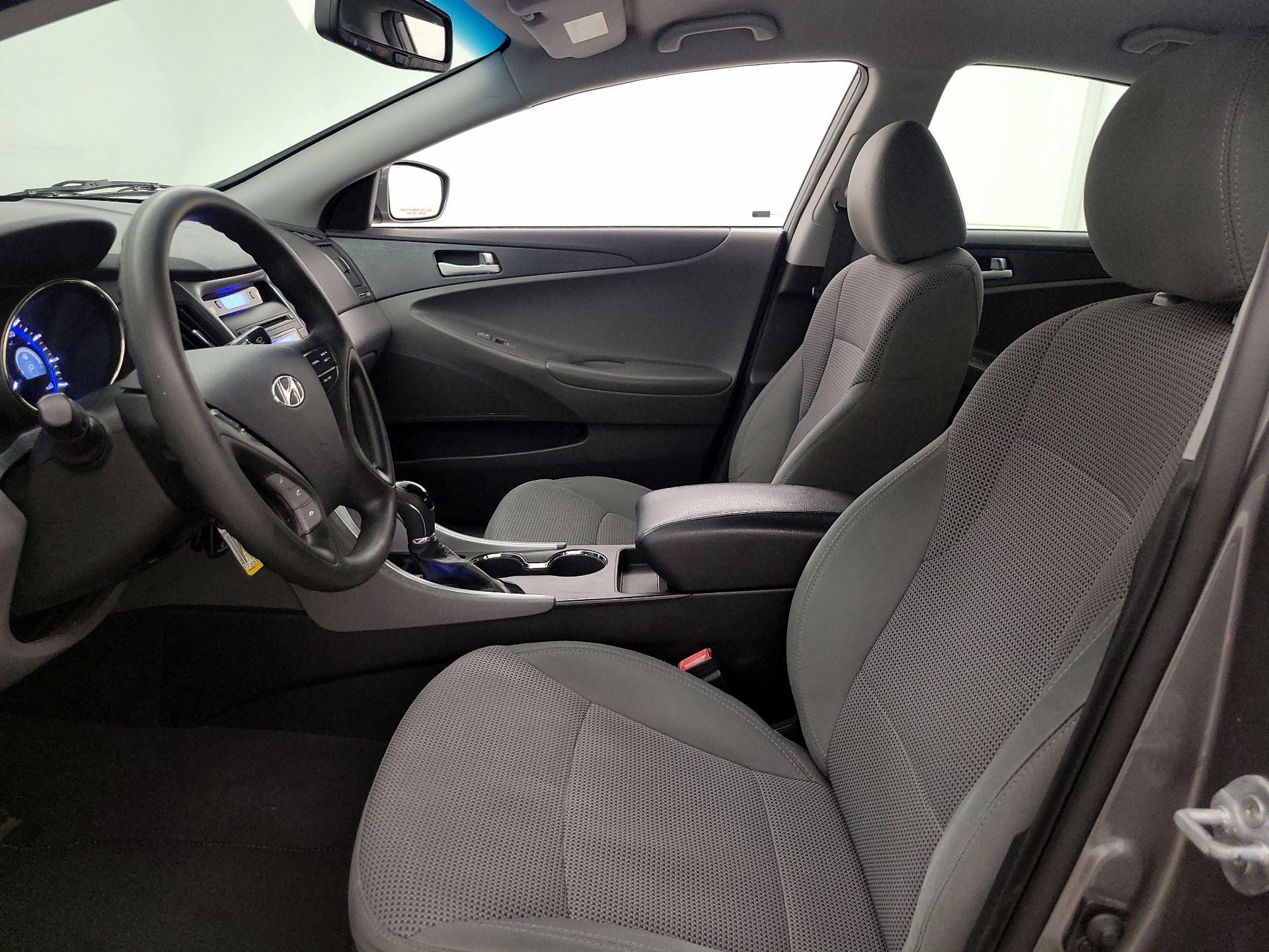 Thumbnail: 2013 Hyundai Sonata - 11