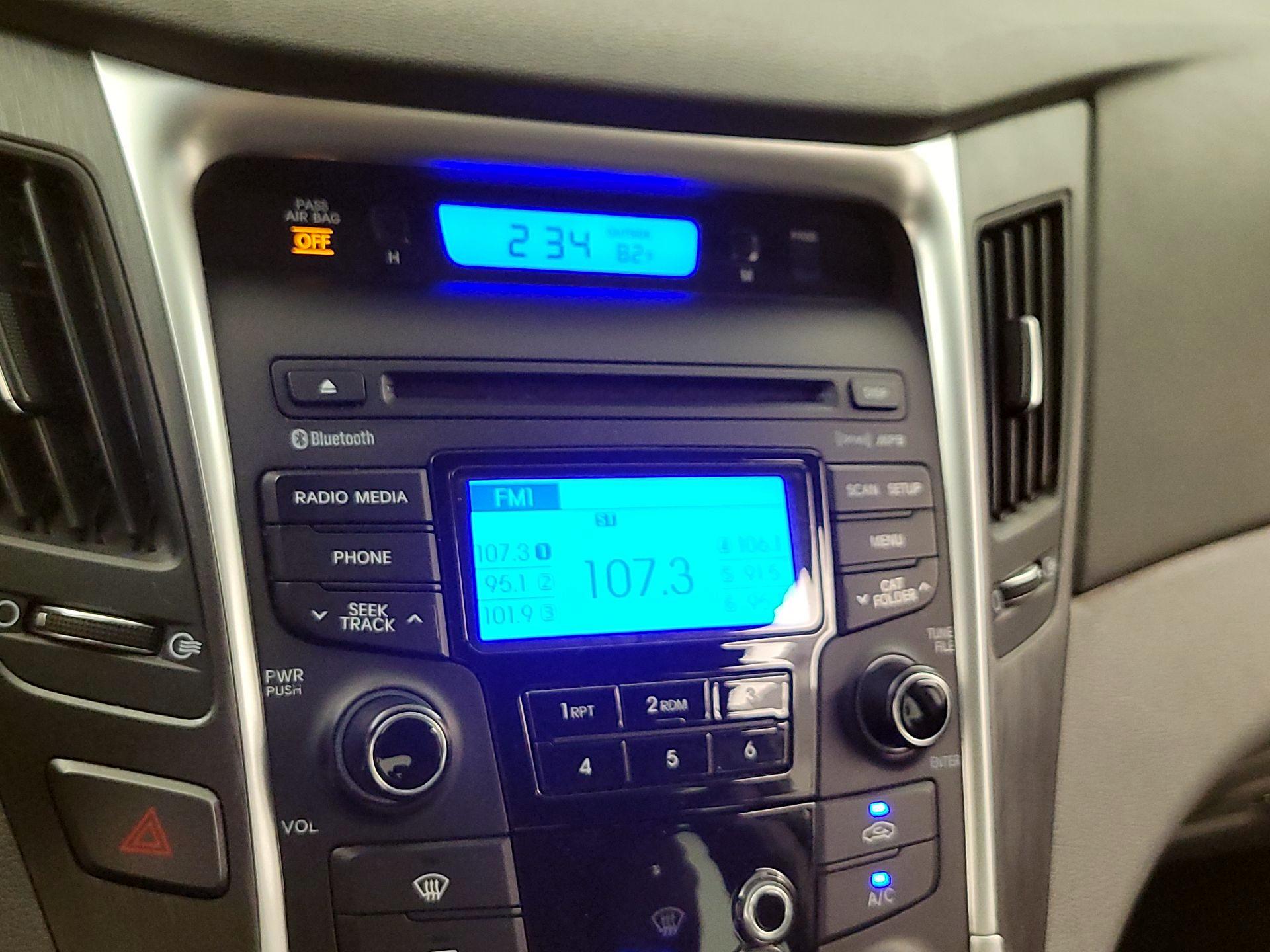 Thumbnail: 2013 Hyundai Sonata - 14