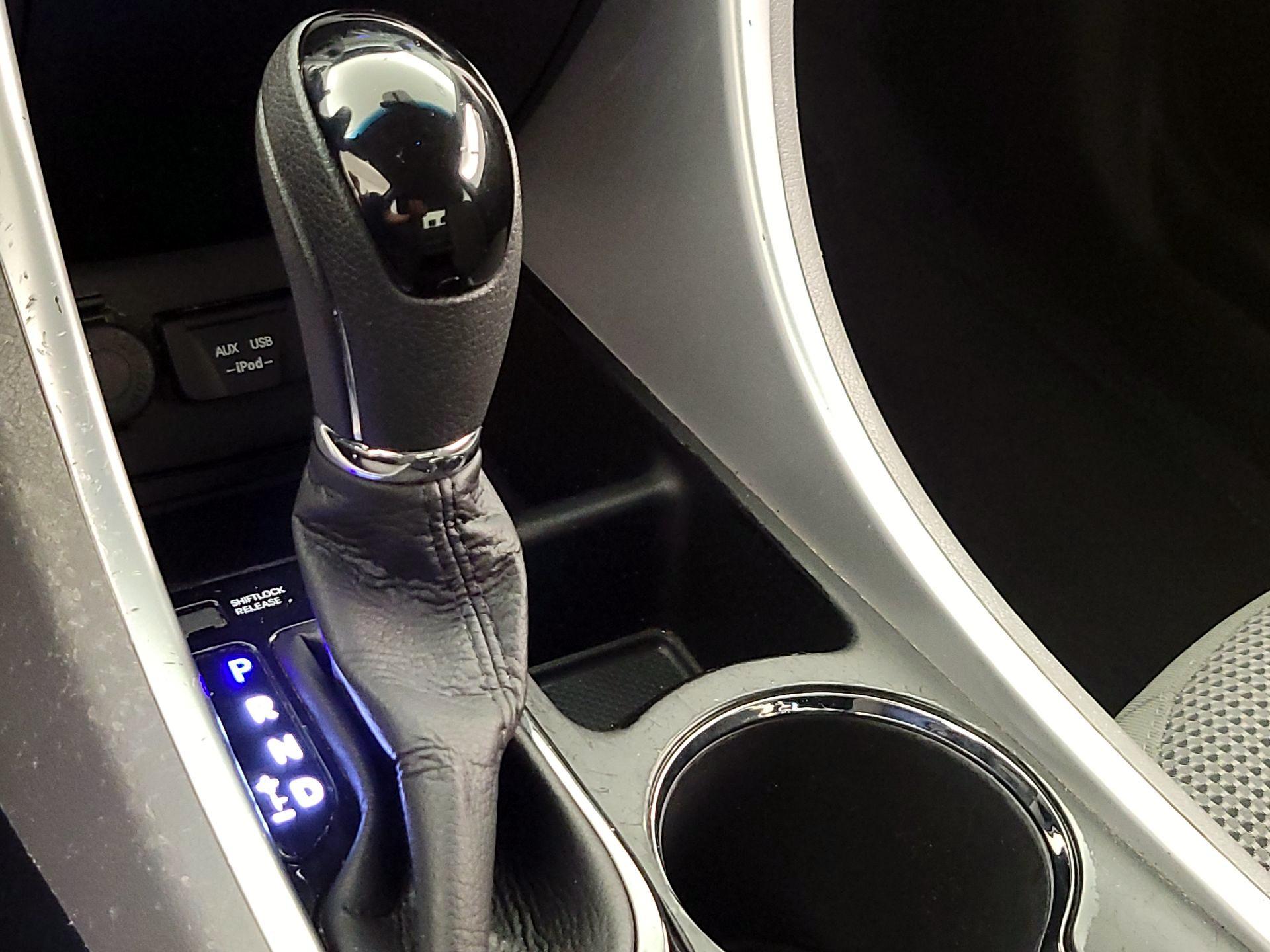 Thumbnail: 2013 Hyundai Sonata - 16