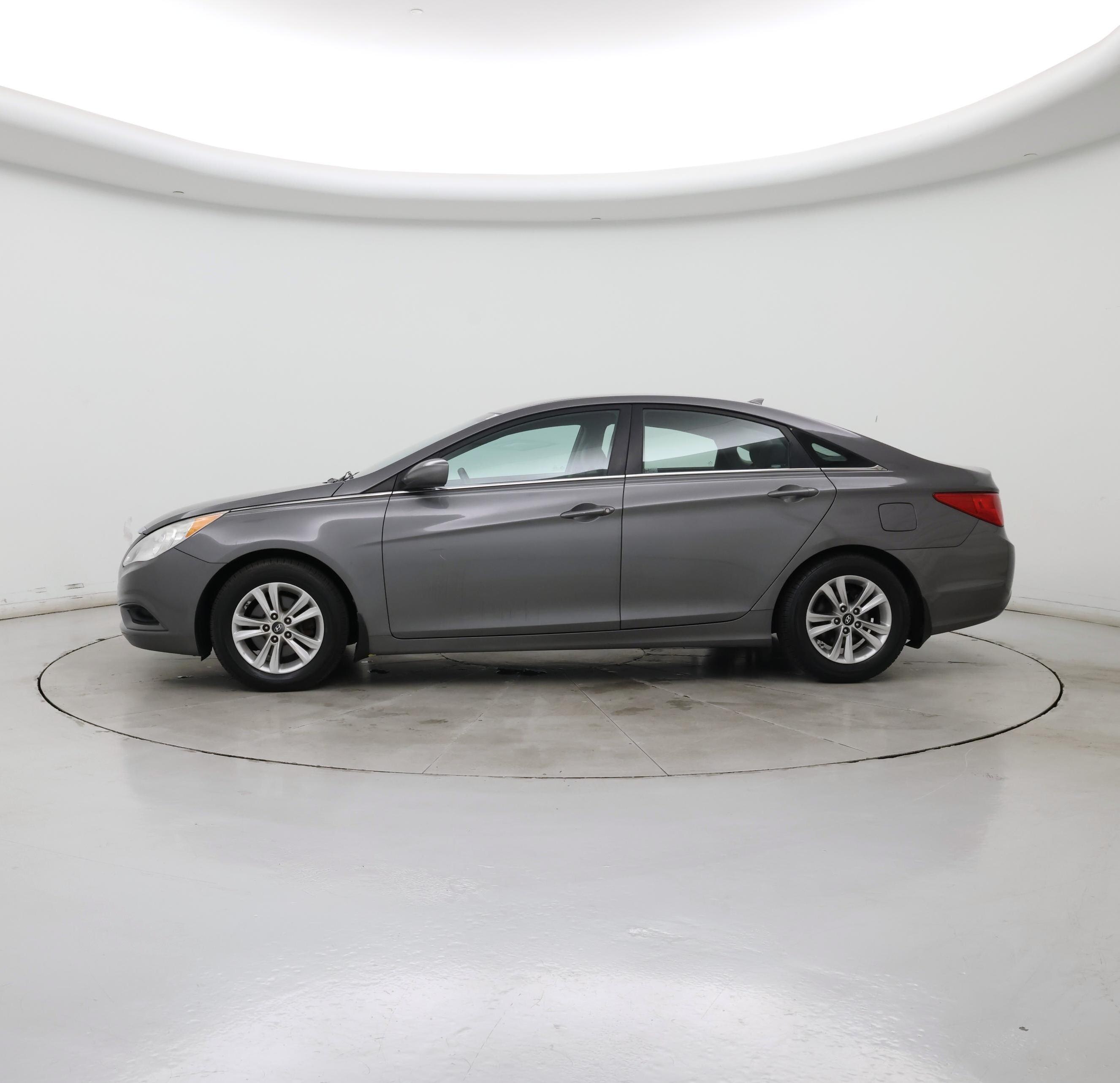 Thumbnail: 2013 Hyundai Sonata - 3