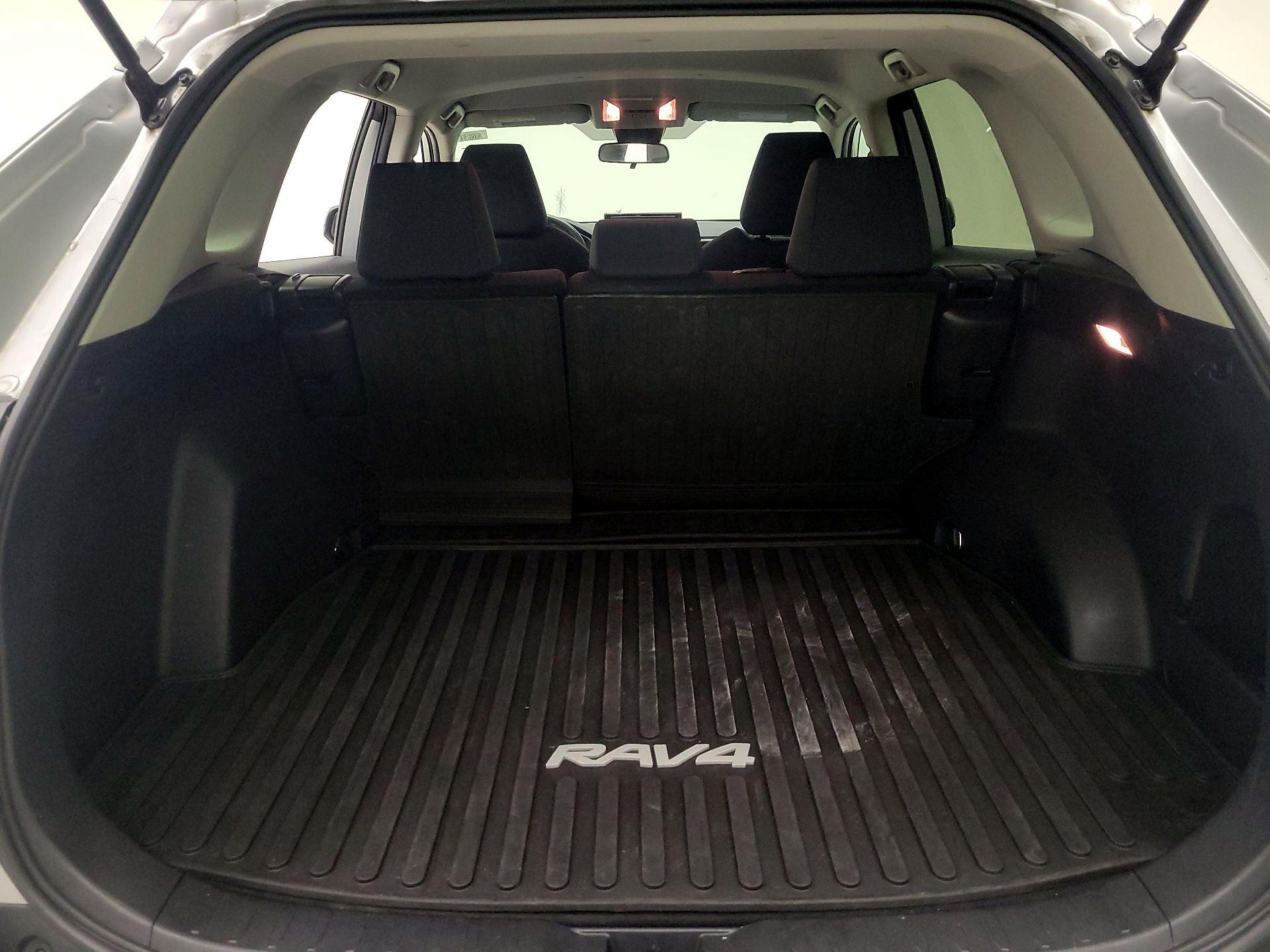 Thumbnail: 2020 Toyota RAV4 - 20