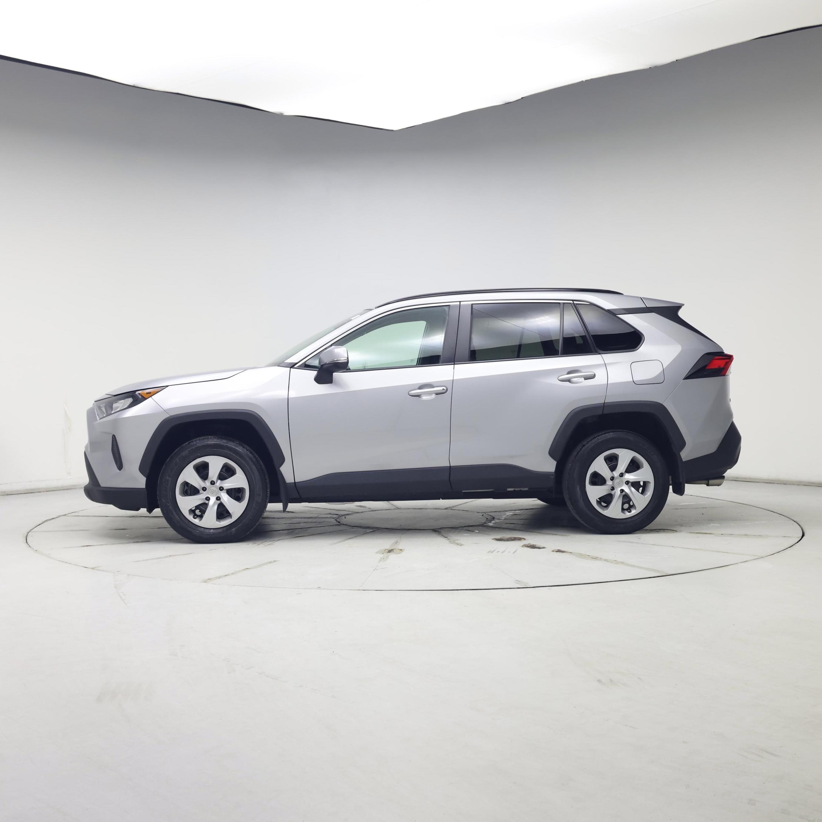 Thumbnail: 2020 Toyota RAV4 - 3