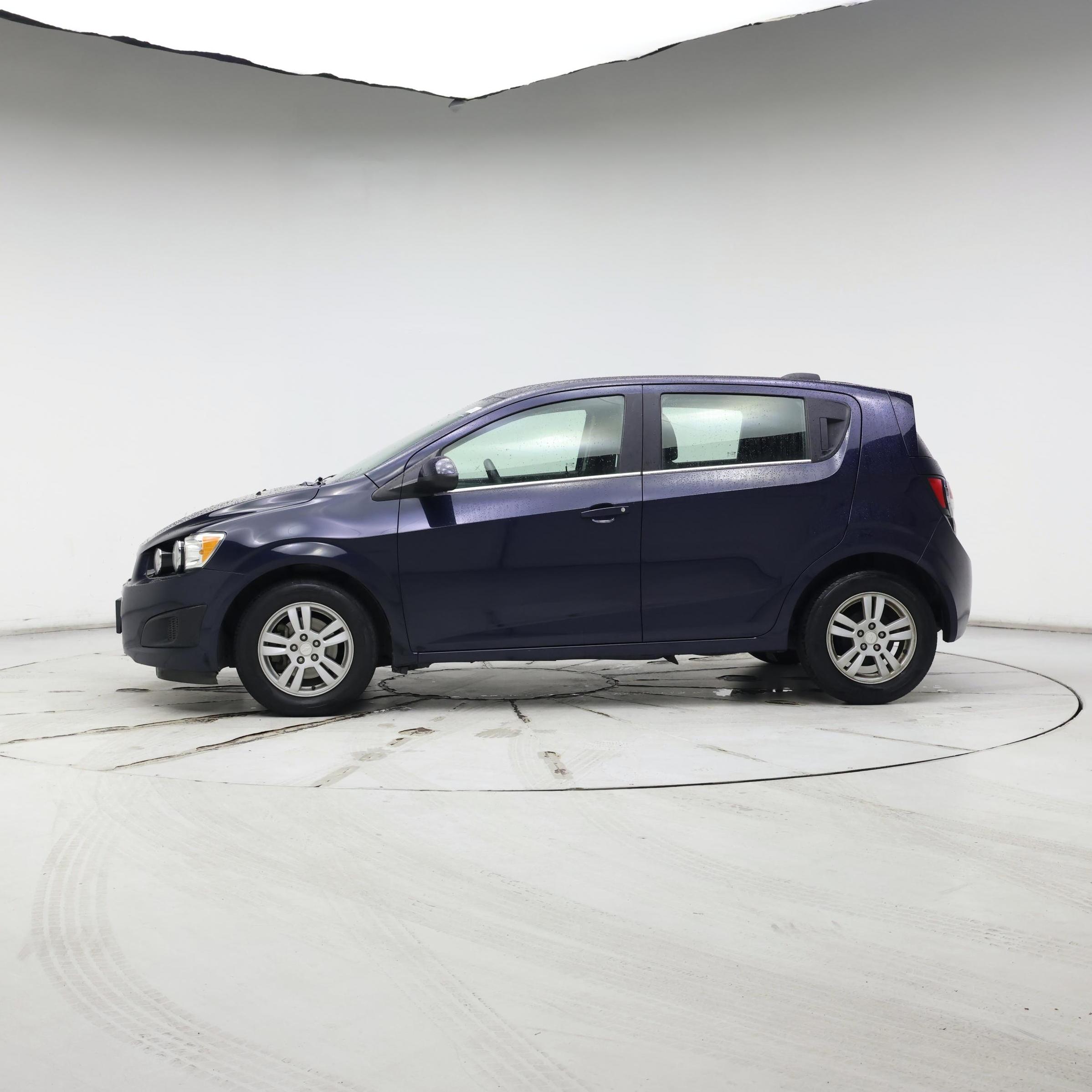 Thumbnail: 2015 Chevrolet Sonic - 3
