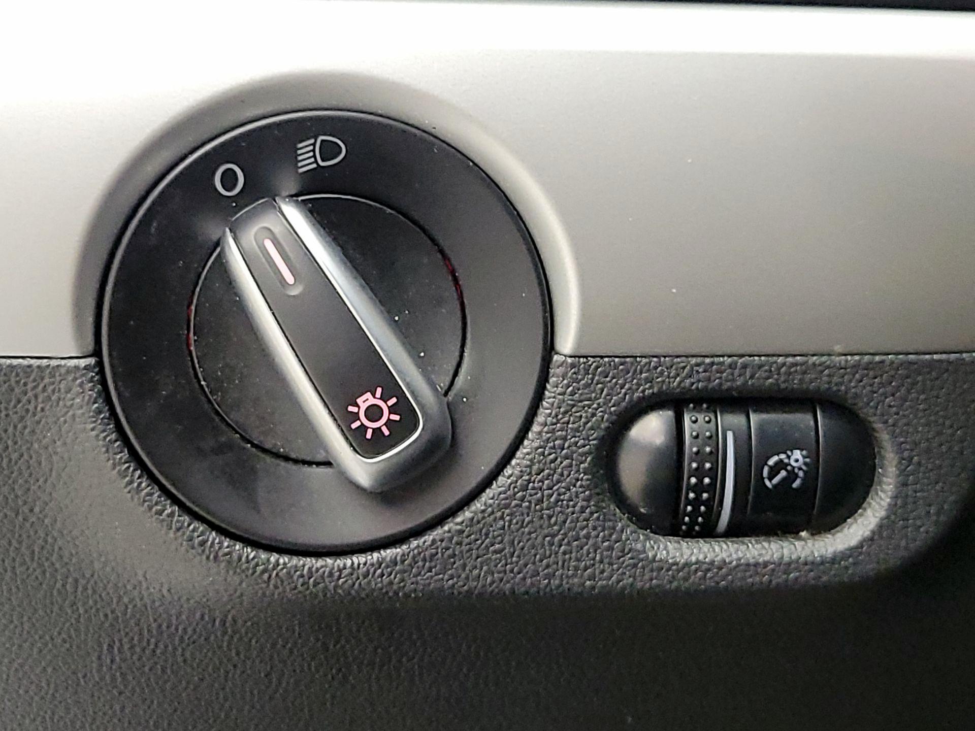 Thumbnail: 2014 Volkswagen Jetta - 13