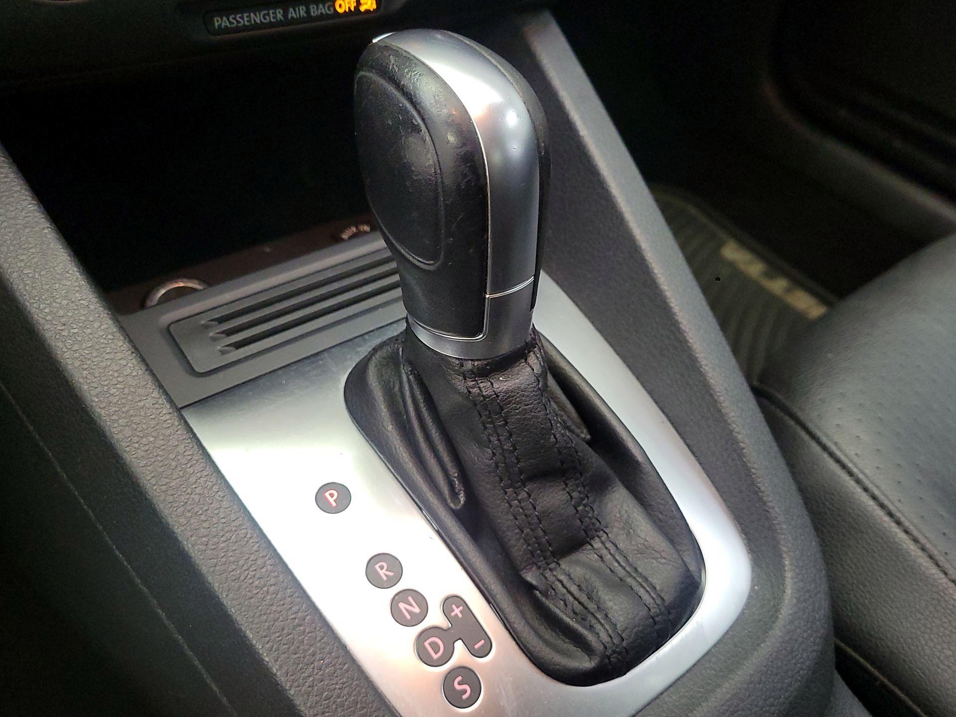 Thumbnail: 2014 Volkswagen Jetta - 16