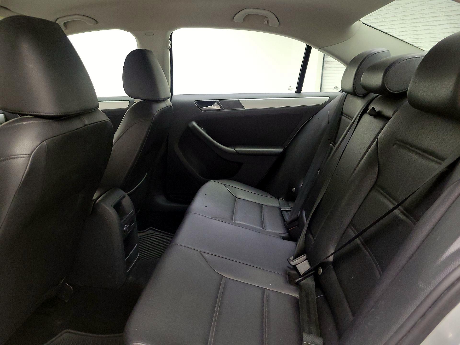 Thumbnail: 2014 Volkswagen Jetta - 18