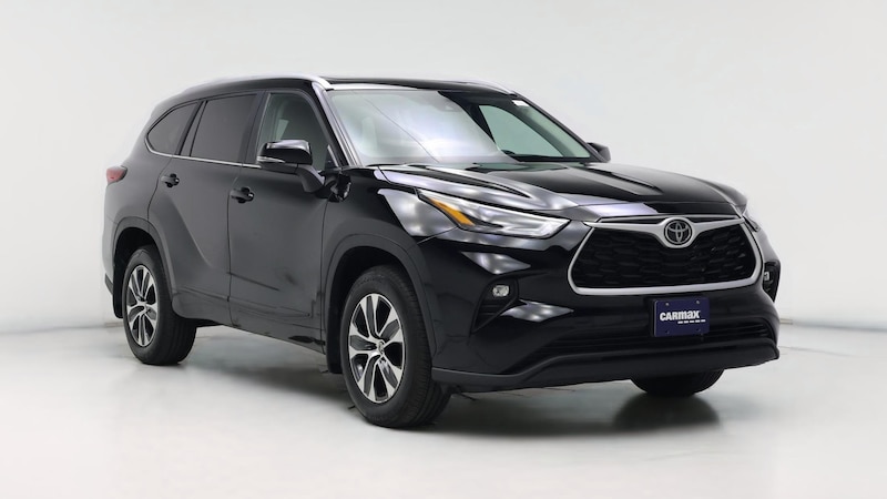 2023 Toyota Highlander XLE Hero Image