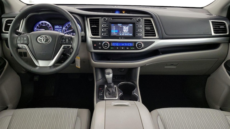 2014 Toyota Highlander Plus 9