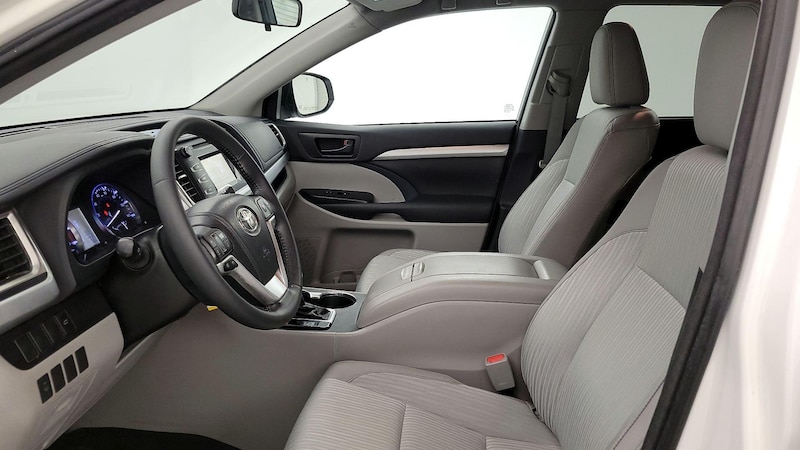 2014 Toyota Highlander Plus 11