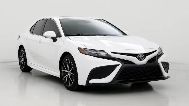 2022 Toyota Camry SE Hero Image