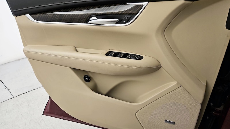 2017 Cadillac XT5  12