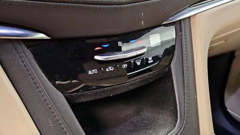 2017 Cadillac XT5  16