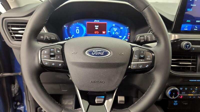 2022 Ford Escape Titanium 10