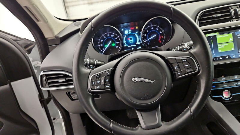 2020 Jaguar F-Pace 25t 10