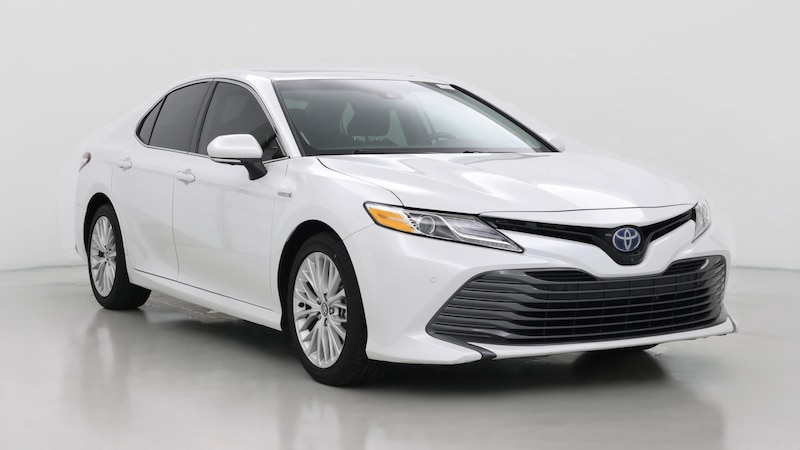 2020 Toyota Camry XLE Hero Image