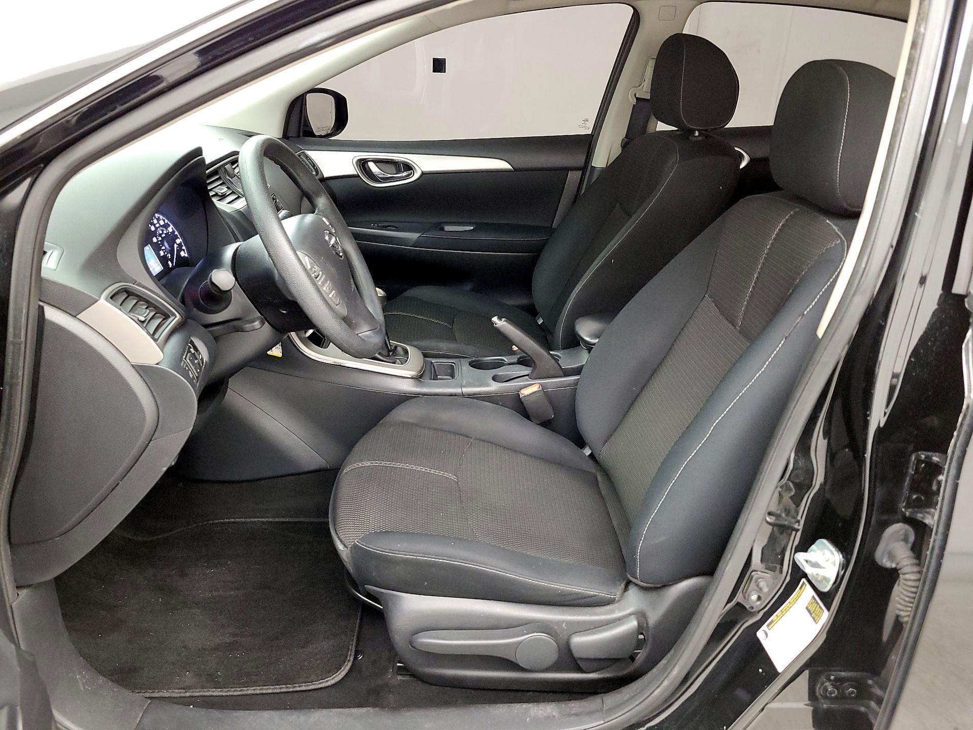 Thumbnail: 2015 Nissan Sentra - 11