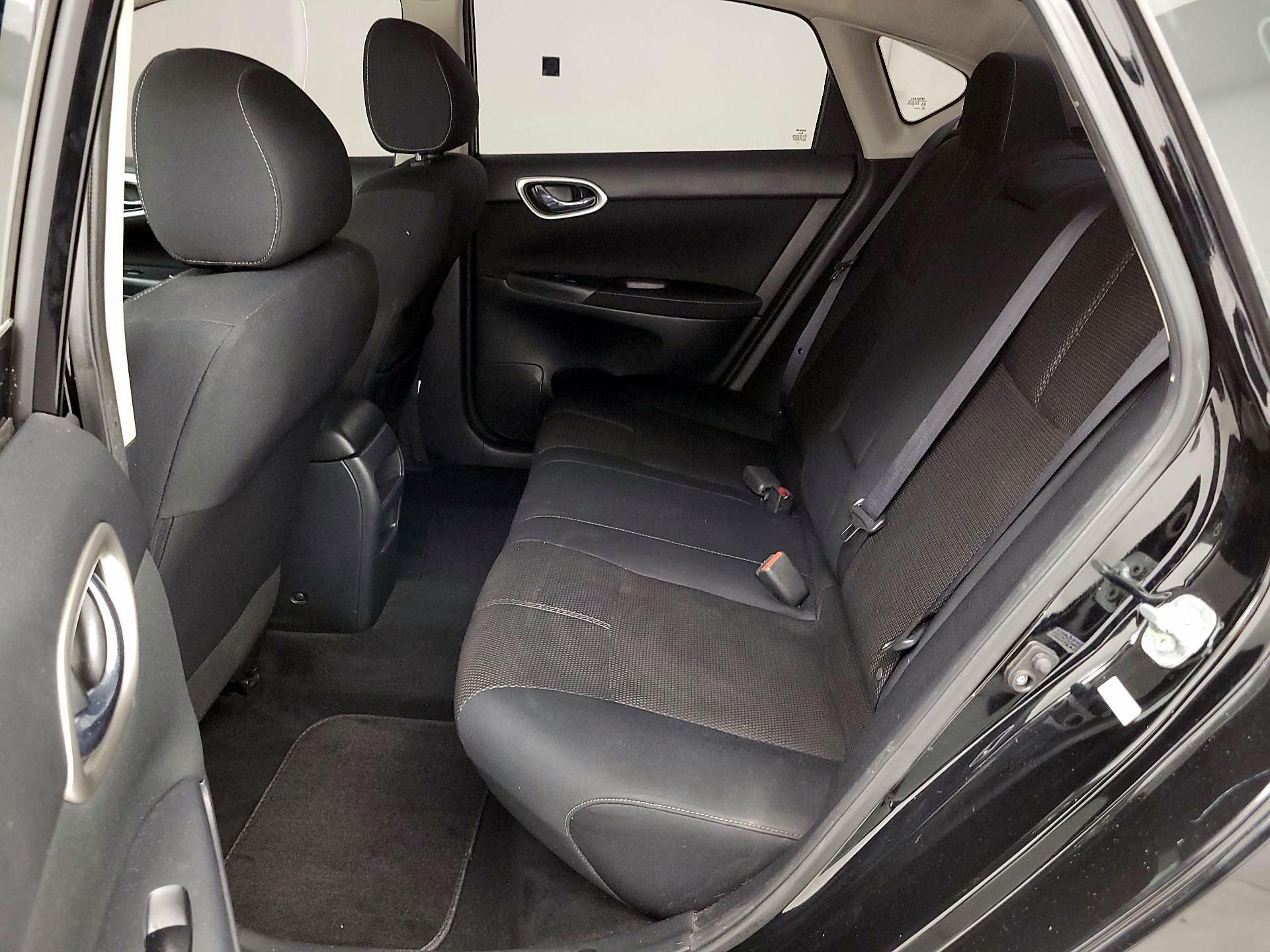 Thumbnail: 2015 Nissan Sentra - 18