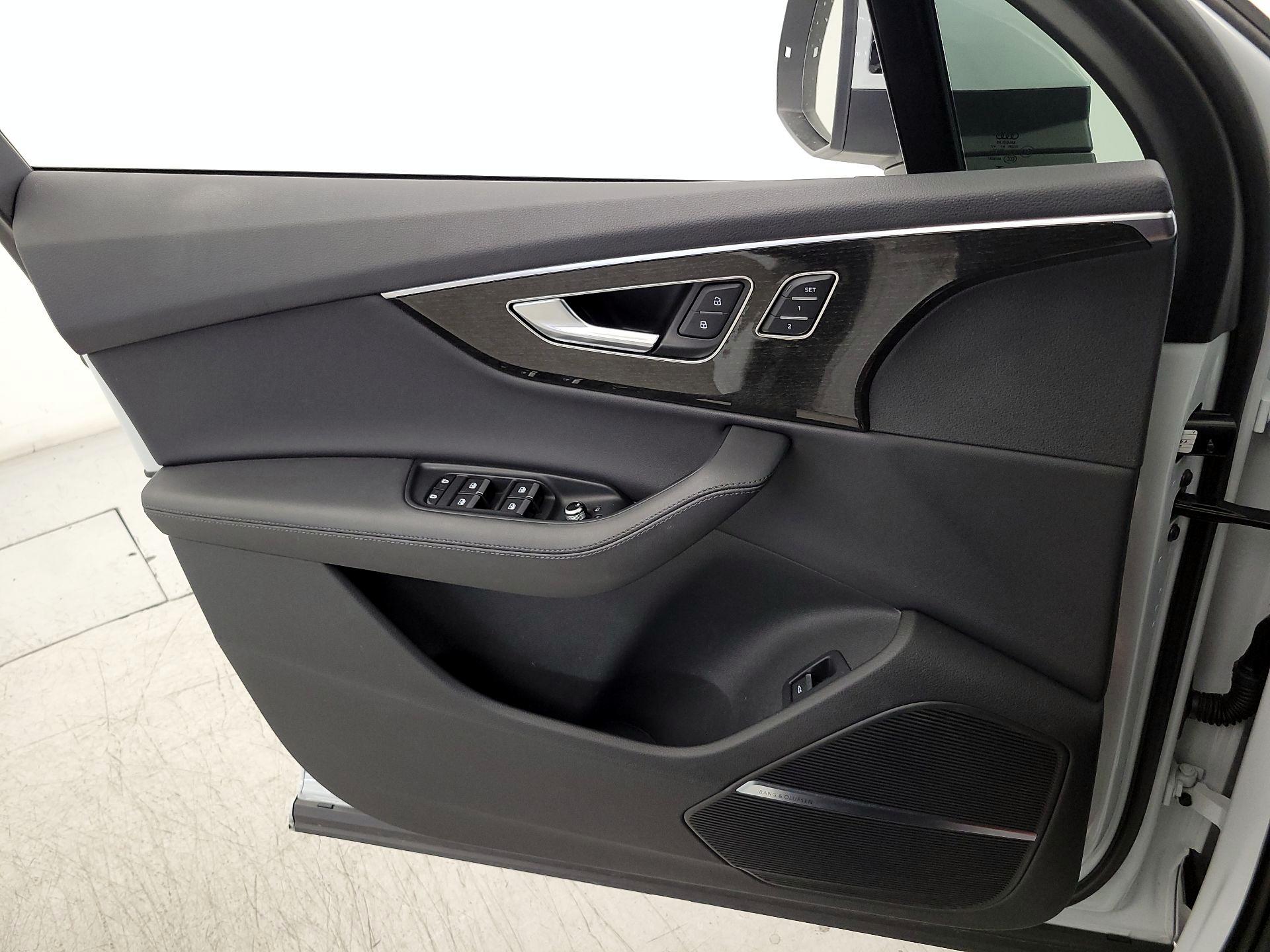 Thumbnail: 2023 Audi Q7 - 12