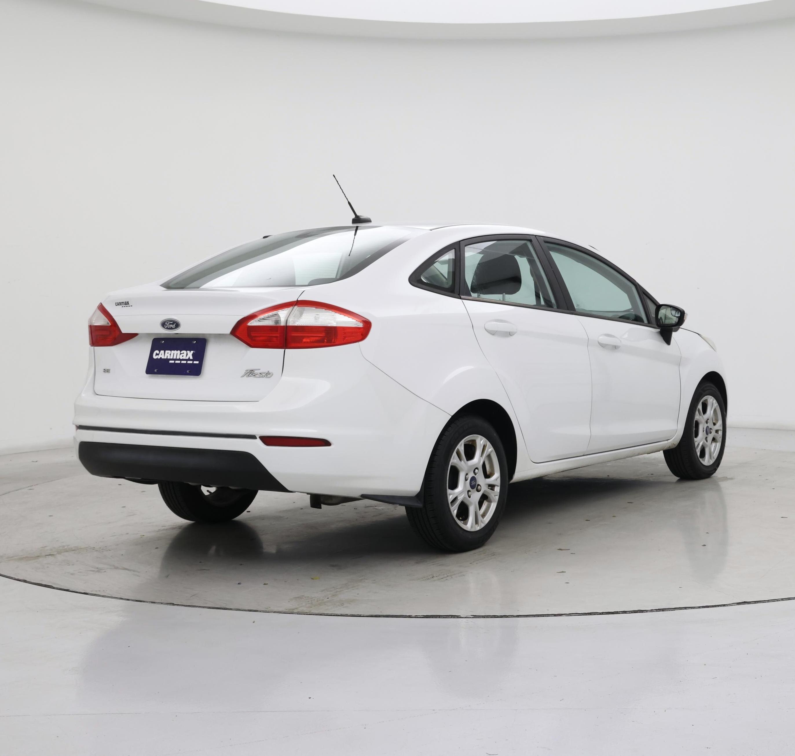 Thumbnail: 2015 Ford Fiesta - 8