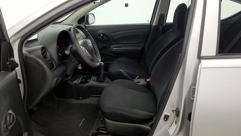 2015 Nissan Versa S 11