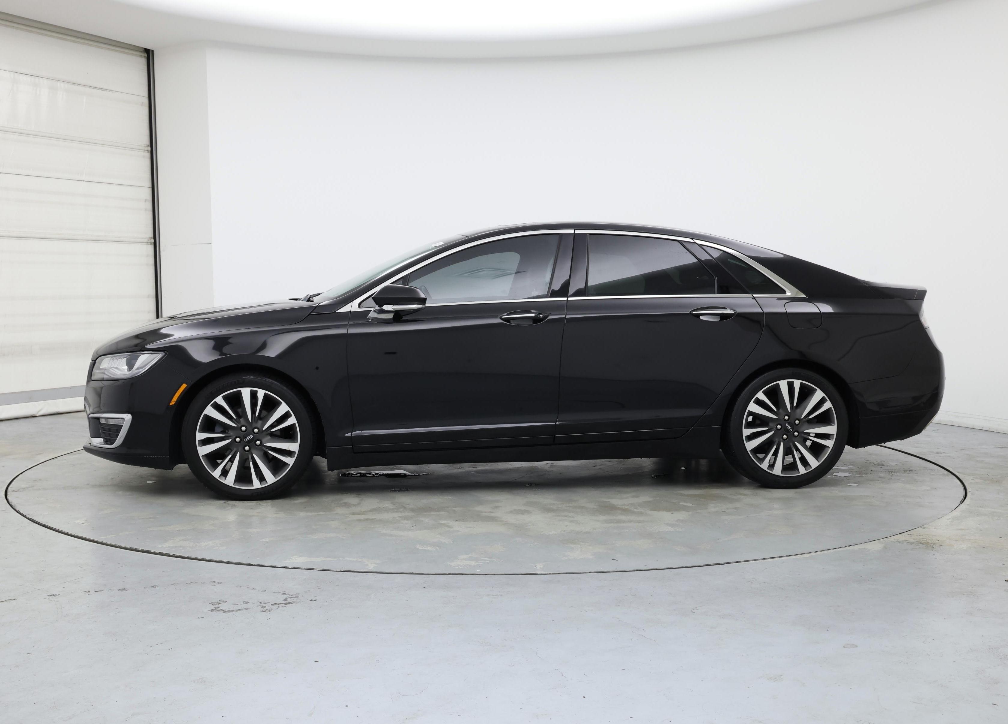 Thumbnail: 2020 Lincoln MKZ - 3