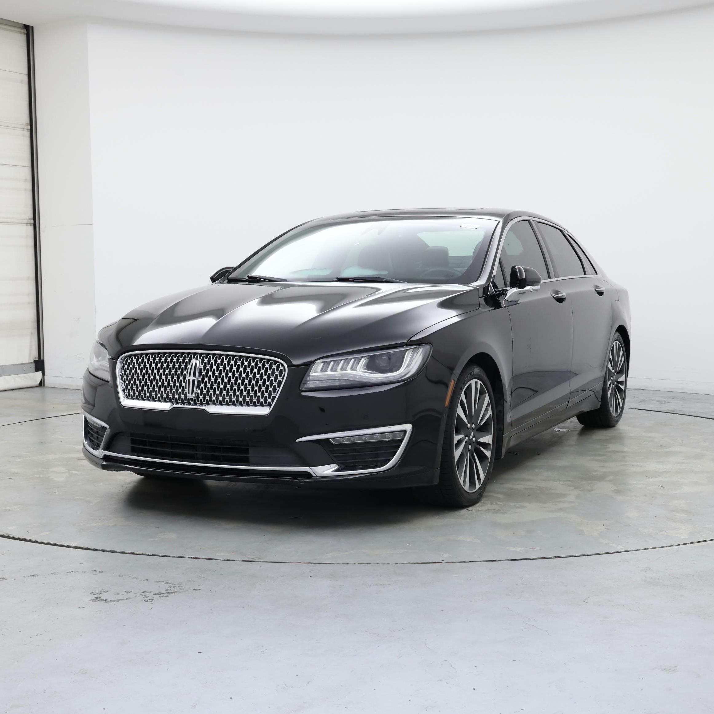 Thumbnail: 2020 Lincoln MKZ - 4