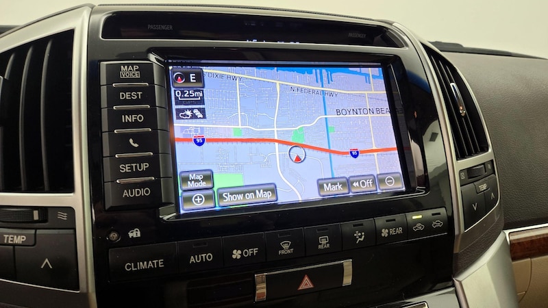 2013 Toyota Land Cruiser  14