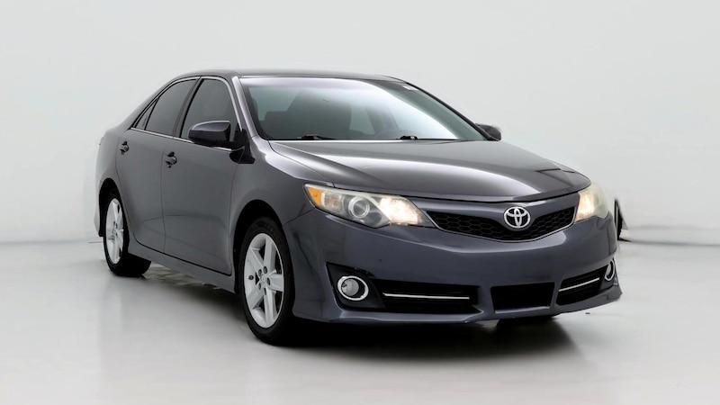 2014 Toyota Camry SE Hero Image