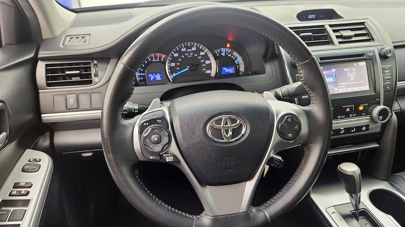 2014 Toyota Camry SE 10