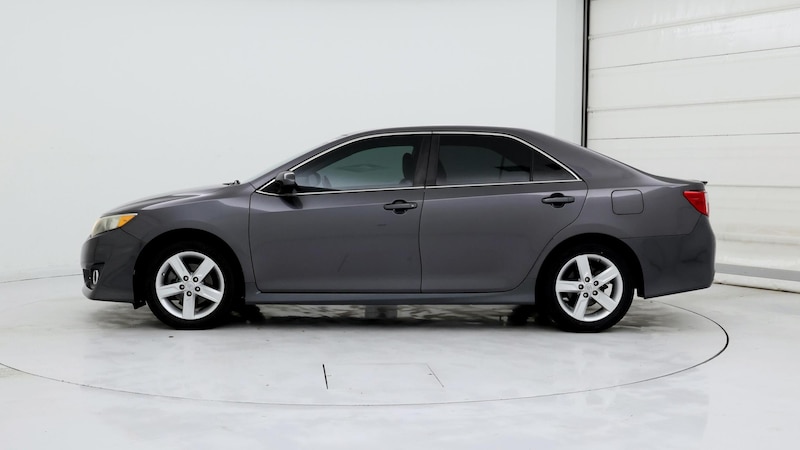 2014 Toyota Camry SE 3