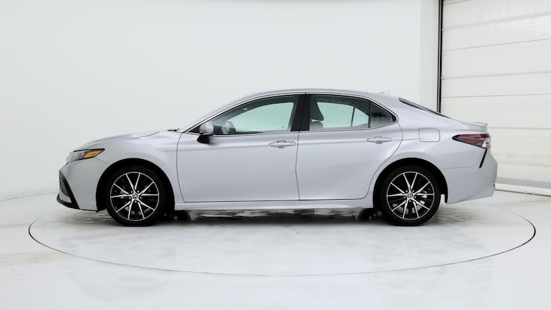 2024 Toyota Camry SE 3