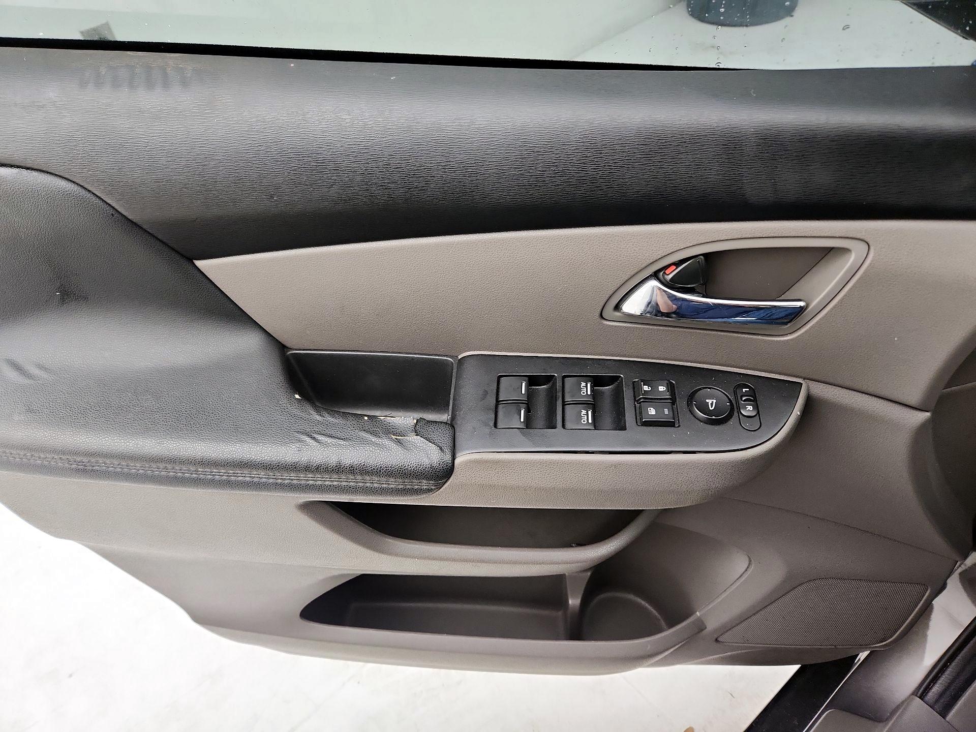 Thumbnail: 2015 Honda Odyssey - 12