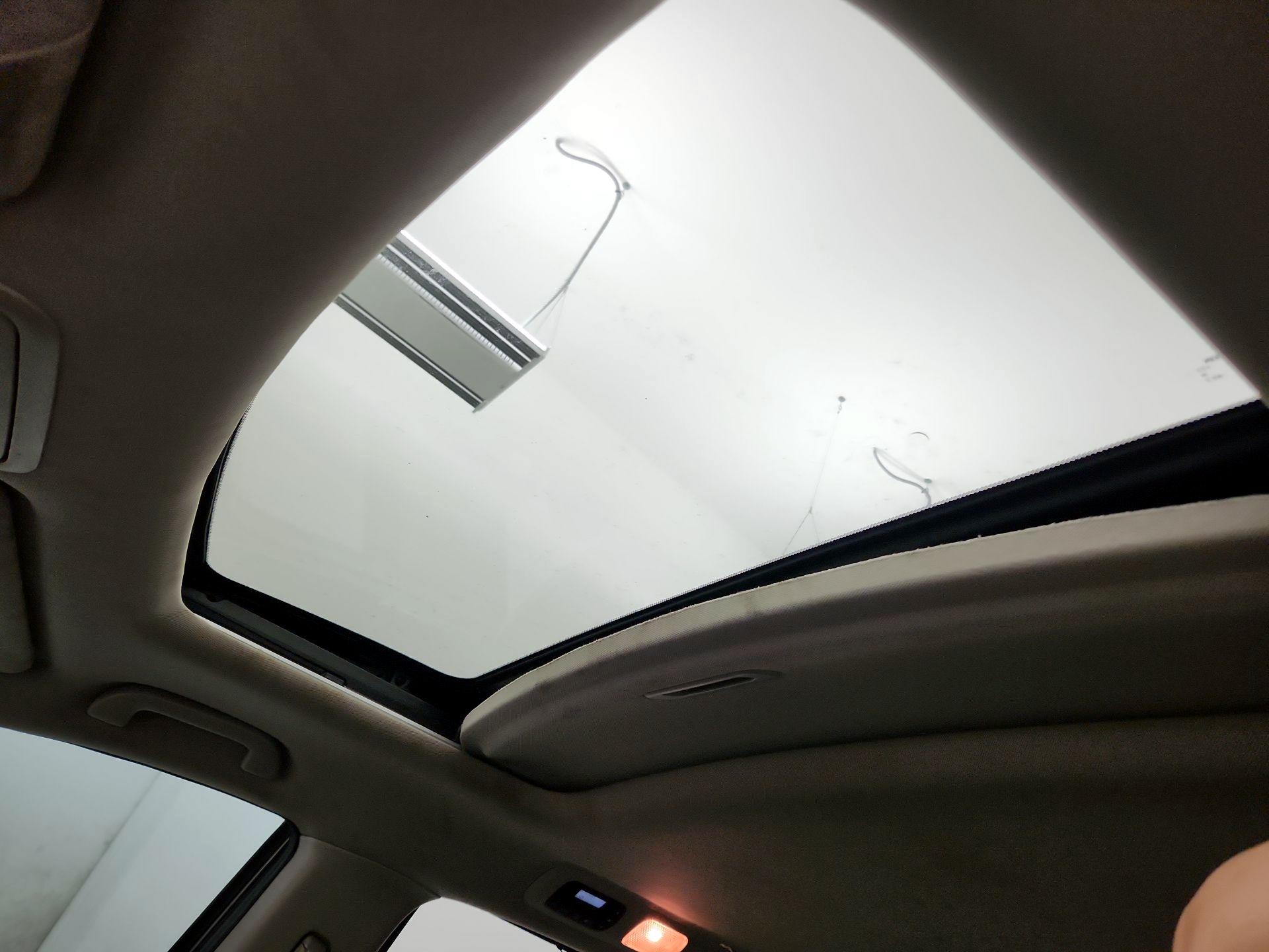 Thumbnail: 2015 Honda Odyssey - 19