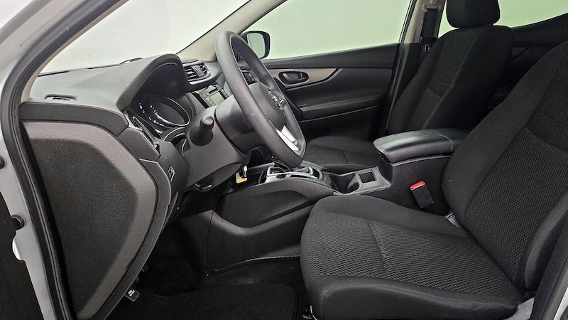 2020 Nissan Rogue Sport S 11
