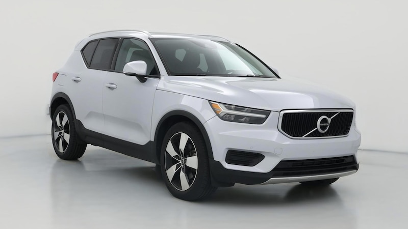 2020 Volvo XC40 T5 Momentum Hero Image