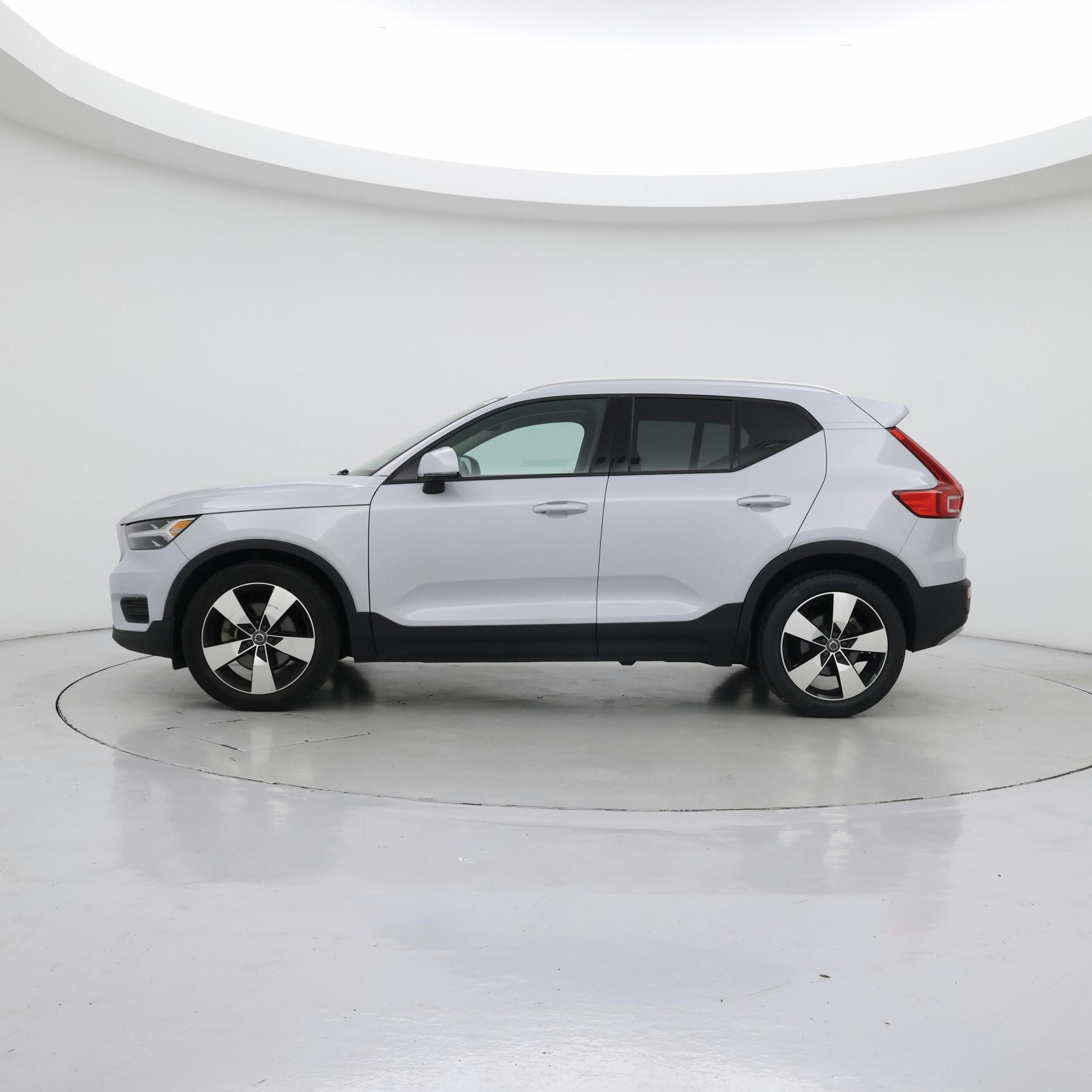 Thumbnail: 2020 Volvo XC40 - 3