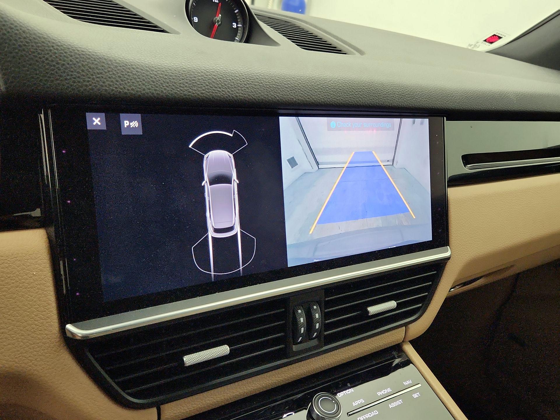 Thumbnail: 2020 Porsche Cayenne - 15