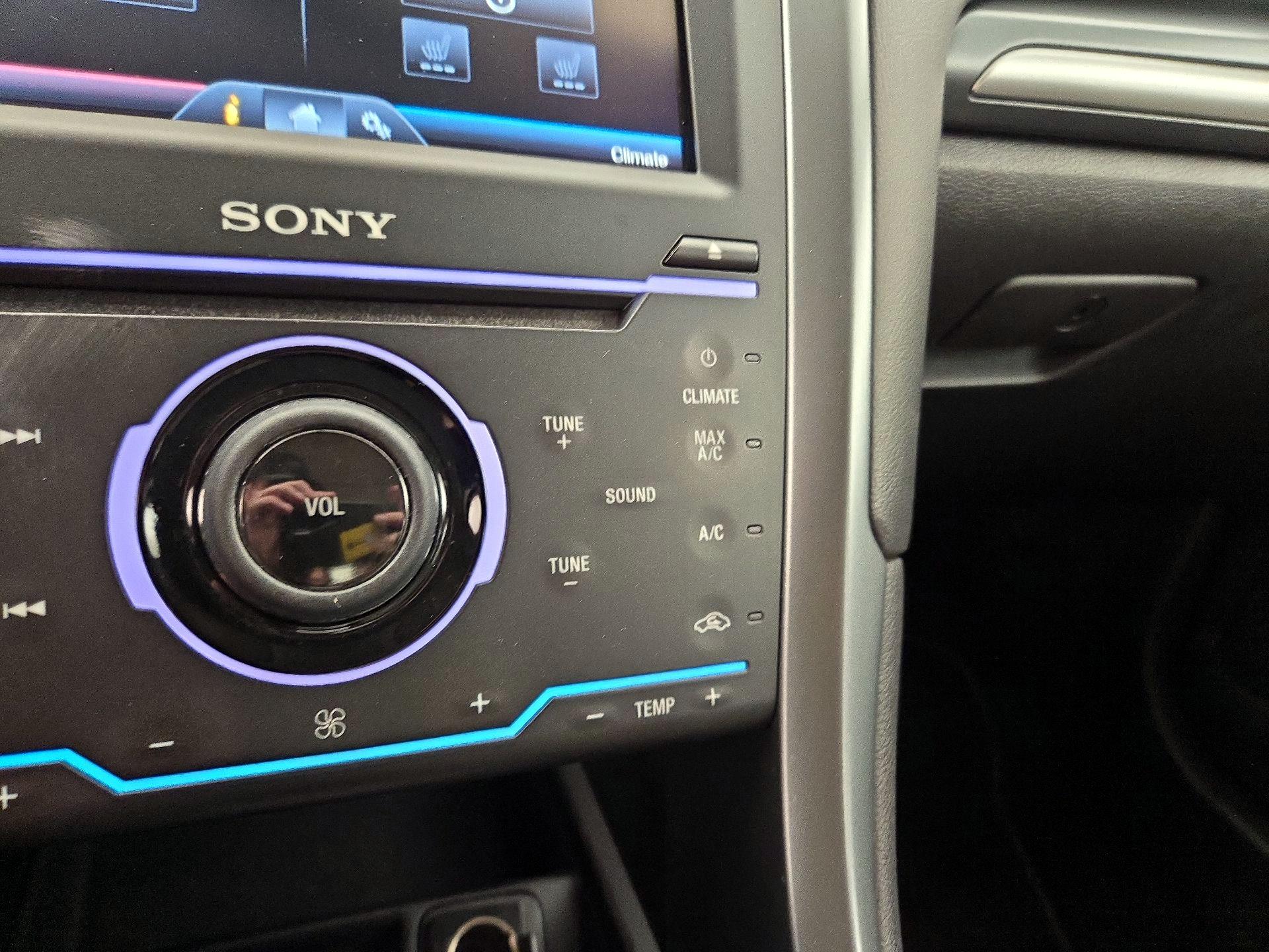 Thumbnail: 2015 Ford Fusion - 16