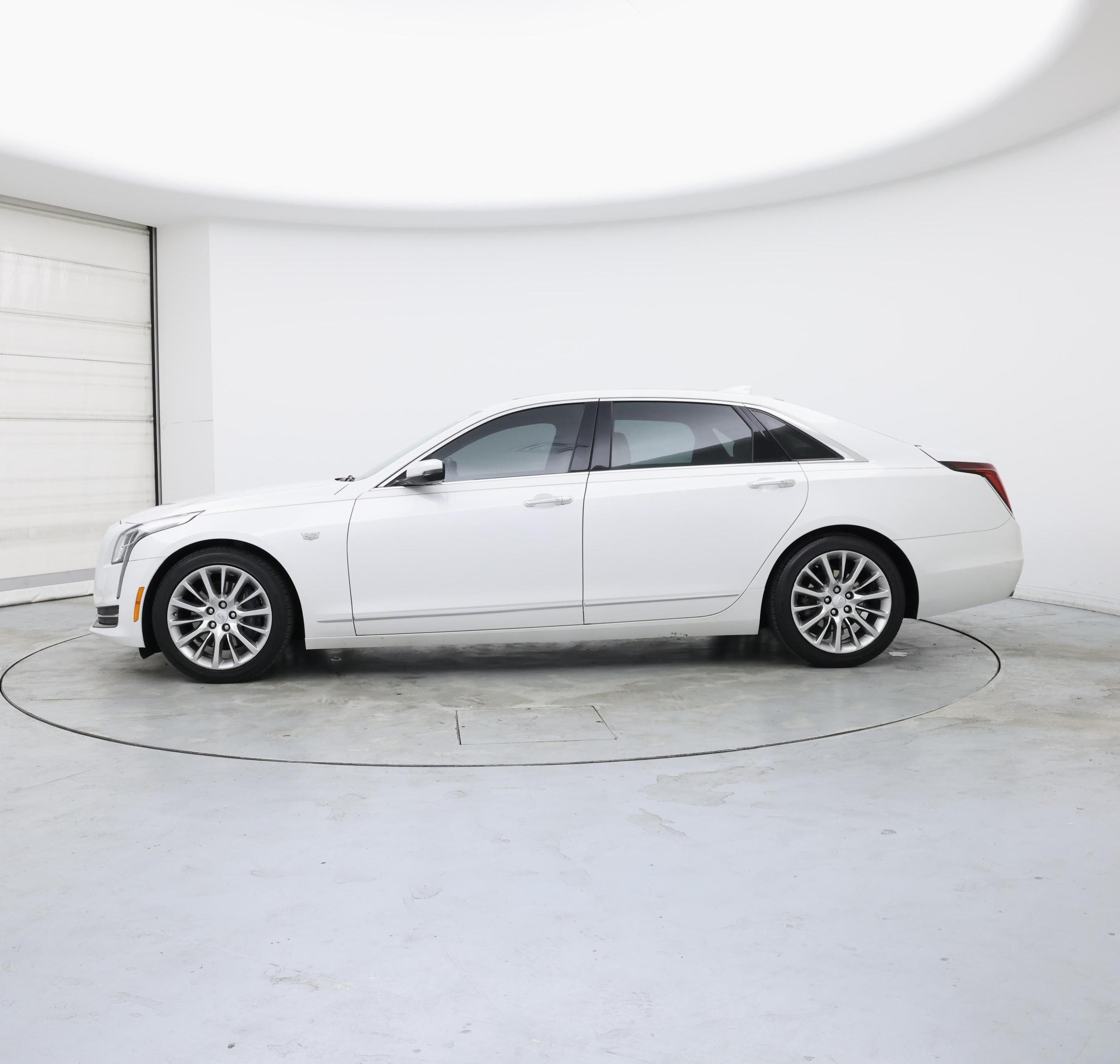 Thumbnail: 2018 Cadillac CT6 - 3
