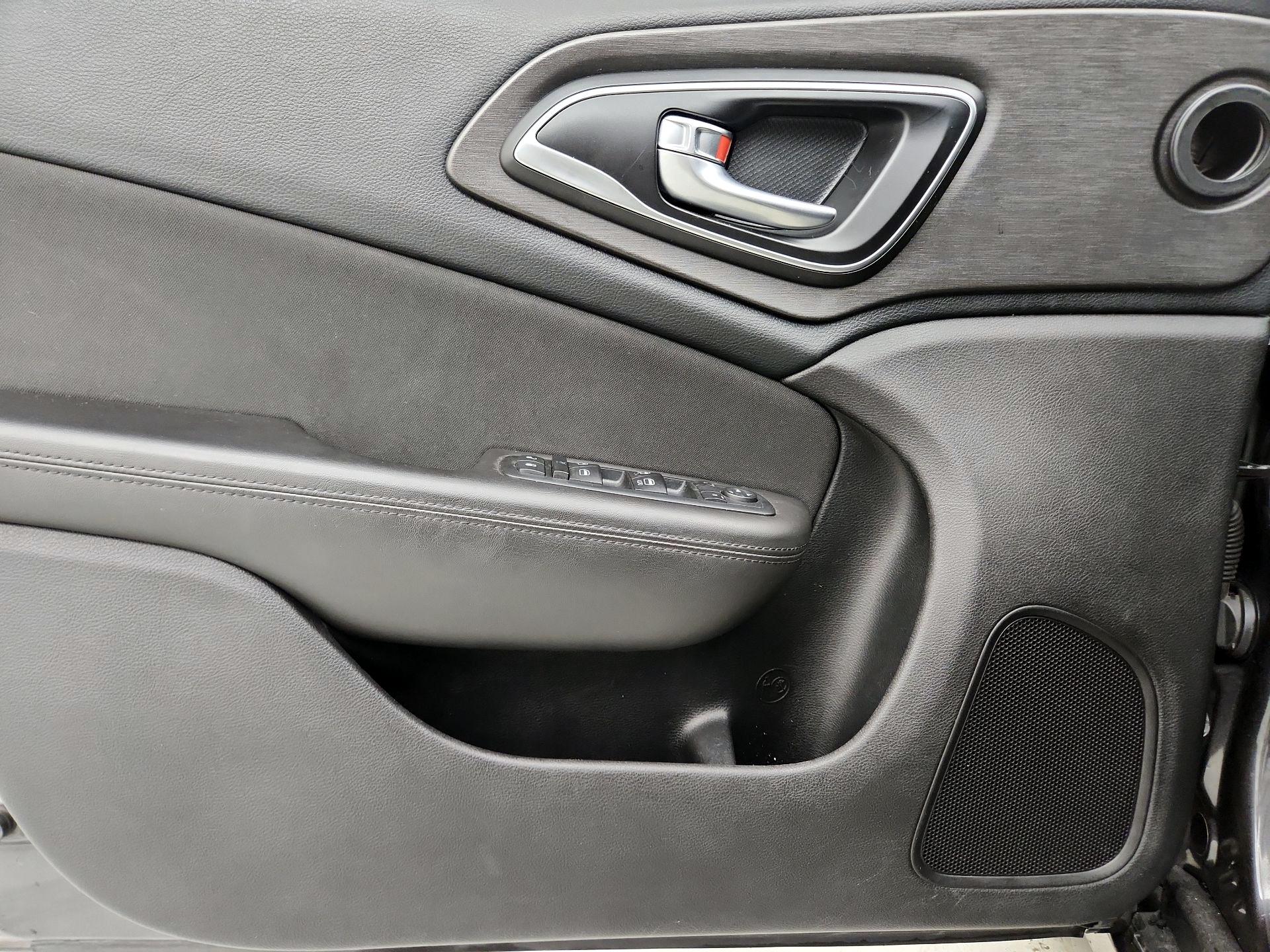 Thumbnail: 2015 Chrysler 200 - 12