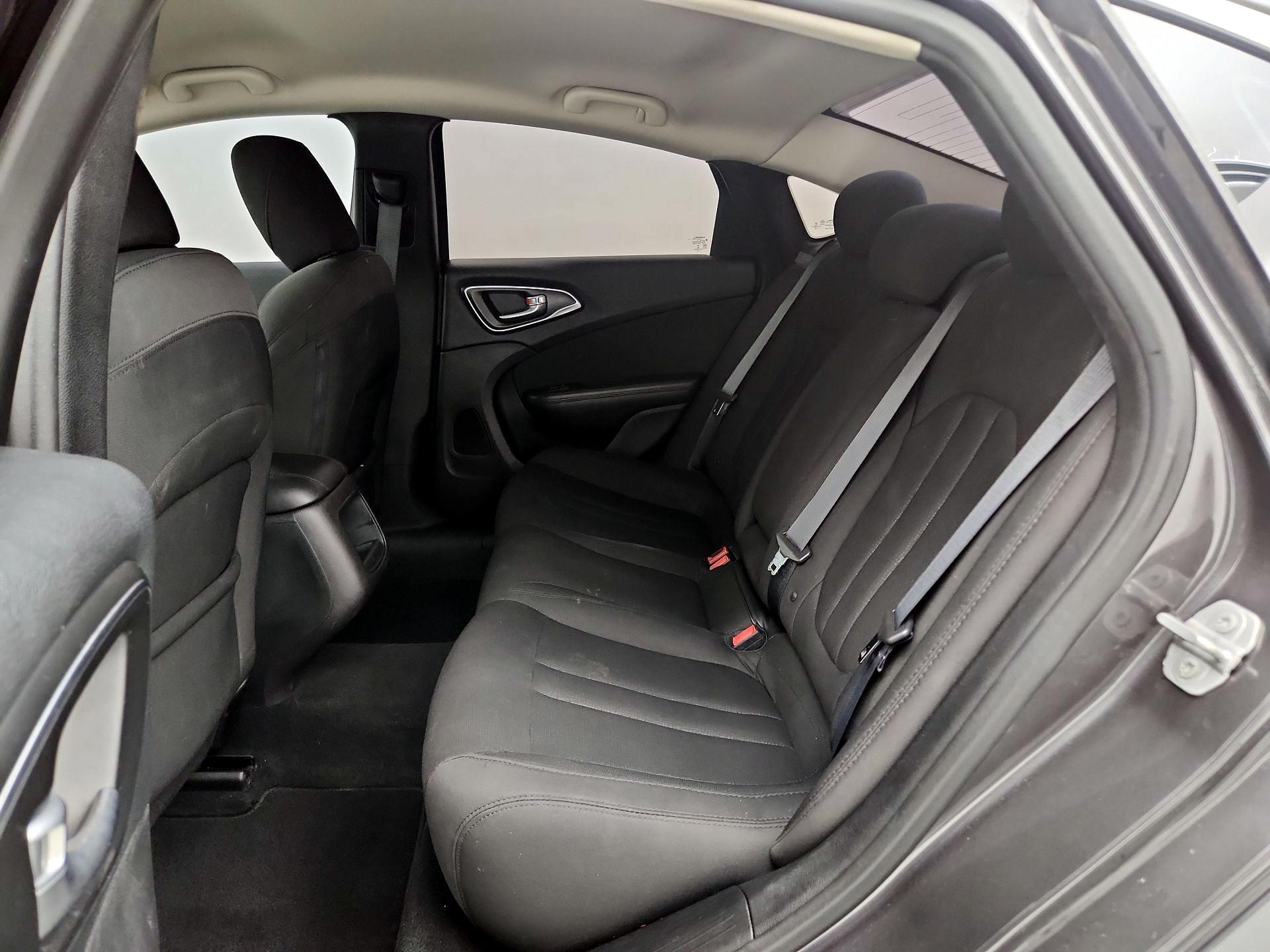 Thumbnail: 2015 Chrysler 200 - 19