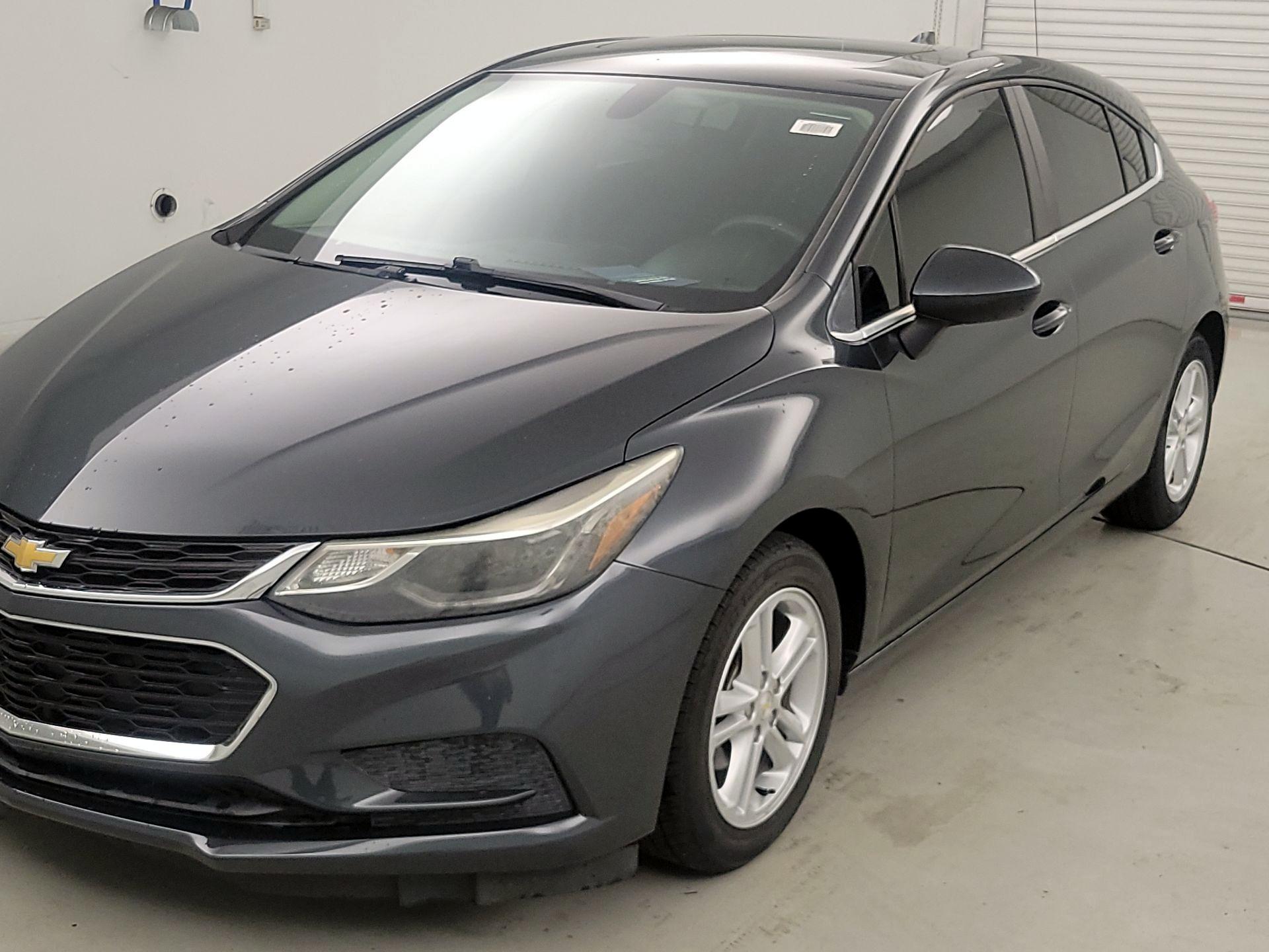 Thumbnail: 2017 Chevrolet Cruze - 3
